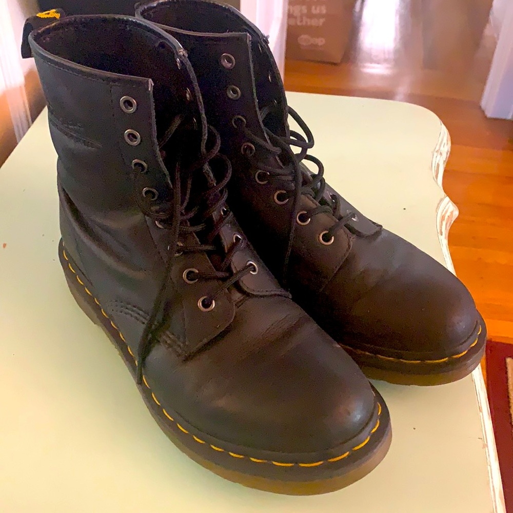 GUC genuine leather 8-eye Doc martens